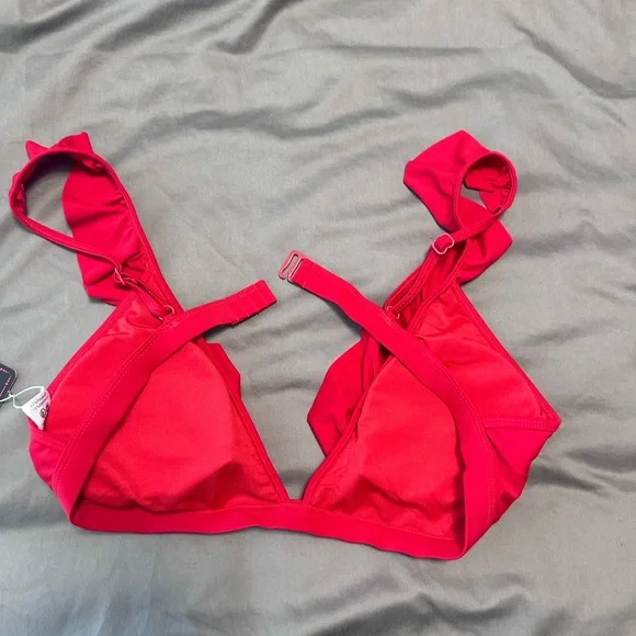 Chic Red Bikini Top with Ruffle - Picture 2 of 3